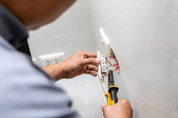 Best Licensed Electrician  in Noroton Heights, CT